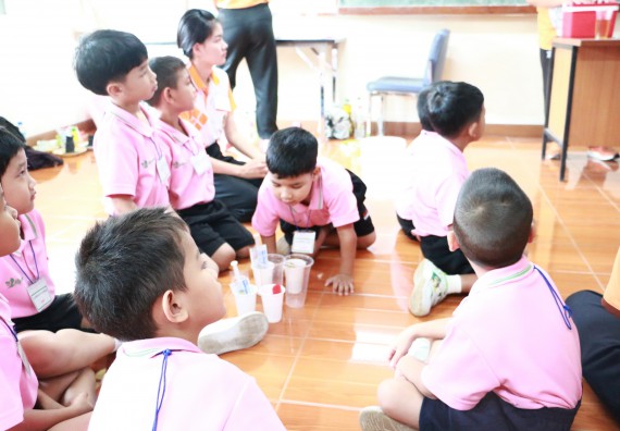 ภาพกิจกรรม คณะวิทยาศาสตร์และเทคโนโลยี จัดกิจกรรมค่ายวิทยาศาสตร์โรงเรียนสาธิตฯ ระดับชั้นอนุบาล