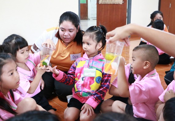 ภาพกิจกรรม คณะวิทยาศาสตร์และเทคโนโลยี จัดกิจกรรมค่ายวิทยาศาสตร์โรงเรียนสาธิตฯ ระดับชั้นอนุบาล