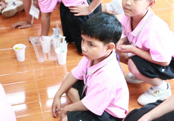 ภาพกิจกรรม คณะวิทยาศาสตร์และเทคโนโลยี จัดกิจกรรมค่ายวิทยาศาสตร์โรงเรียนสาธิตฯ ระดับชั้นอนุบาล