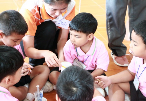 ภาพกิจกรรม คณะวิทยาศาสตร์และเทคโนโลยี จัดกิจกรรมค่ายวิทยาศาสตร์โรงเรียนสาธิตฯ ระดับชั้นอนุบาล