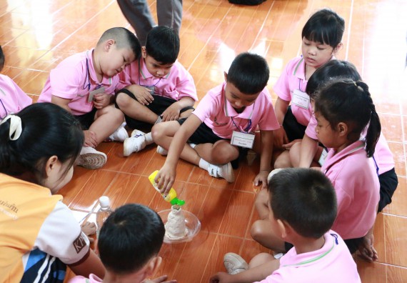 ภาพกิจกรรม คณะวิทยาศาสตร์และเทคโนโลยี จัดกิจกรรมค่ายวิทยาศาสตร์โรงเรียนสาธิตฯ ระดับชั้นอนุบาล
