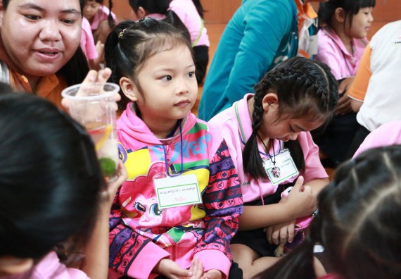 ภาพกิจกรรม คณะวิทยาศาสตร์และเทคโนโลยี จัดกิจกรรมค่ายวิทยาศาสตร์โรงเรียนสาธิตฯ ระดับชั้นอนุบาล