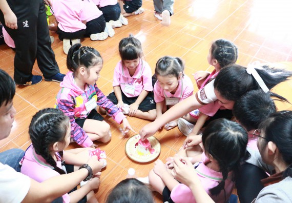 ภาพกิจกรรม คณะวิทยาศาสตร์และเทคโนโลยี จัดกิจกรรมค่ายวิทยาศาสตร์โรงเรียนสาธิตฯ ระดับชั้นอนุบาล