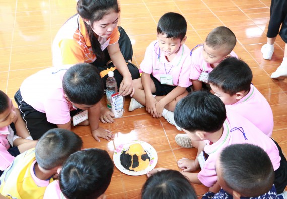 ภาพกิจกรรม คณะวิทยาศาสตร์และเทคโนโลยี จัดกิจกรรมค่ายวิทยาศาสตร์โรงเรียนสาธิตฯ ระดับชั้นอนุบาล