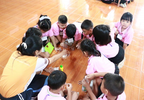 ภาพกิจกรรม คณะวิทยาศาสตร์และเทคโนโลยี จัดกิจกรรมค่ายวิทยาศาสตร์โรงเรียนสาธิตฯ ระดับชั้นอนุบาล