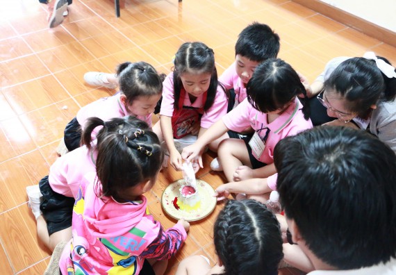 ภาพกิจกรรม คณะวิทยาศาสตร์และเทคโนโลยี จัดกิจกรรมค่ายวิทยาศาสตร์โรงเรียนสาธิตฯ ระดับชั้นอนุบาล