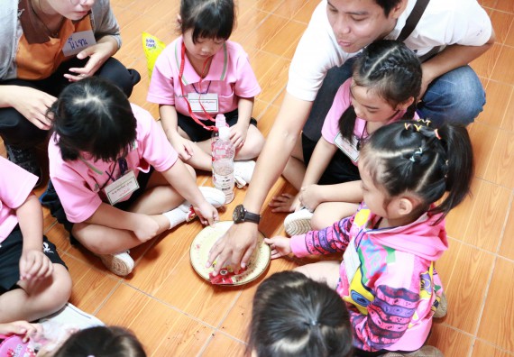 ภาพกิจกรรม คณะวิทยาศาสตร์และเทคโนโลยี จัดกิจกรรมค่ายวิทยาศาสตร์โรงเรียนสาธิตฯ ระดับชั้นอนุบาล