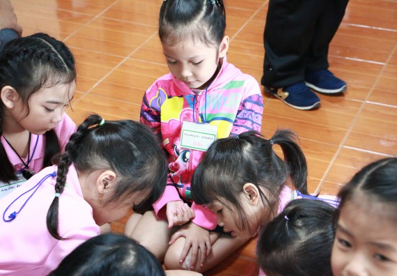 ภาพกิจกรรม คณะวิทยาศาสตร์และเทคโนโลยี จัดกิจกรรมค่ายวิทยาศาสตร์โรงเรียนสาธิตฯ ระดับชั้นอนุบาล