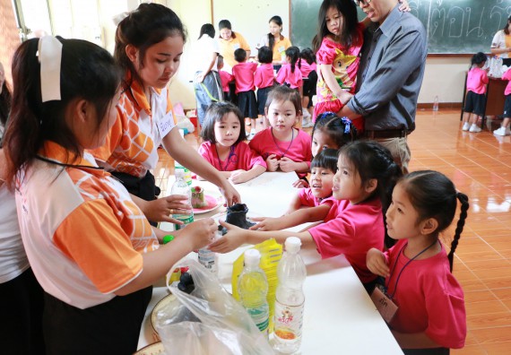ภาพกิจกรรม คณะวิทยาศาสตร์และเทคโนโลยี จัดกิจกรรมค่ายวิทยาศาสตร์โรงเรียนสาธิตฯ ระดับชั้นอนุบาล