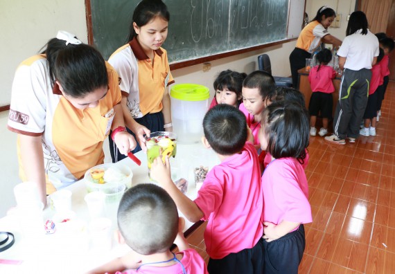 ภาพกิจกรรม คณะวิทยาศาสตร์และเทคโนโลยี จัดกิจกรรมค่ายวิทยาศาสตร์โรงเรียนสาธิตฯ ระดับชั้นอนุบาล