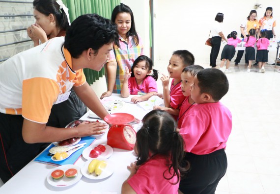 ภาพกิจกรรม คณะวิทยาศาสตร์และเทคโนโลยี จัดกิจกรรมค่ายวิทยาศาสตร์โรงเรียนสาธิตฯ ระดับชั้นอนุบาล