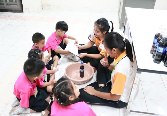 ภาพกิจกรรม คณะวิทยาศาสตร์และเทคโนโลยี จัดกิจกรรมค่ายวิทยาศาสตร์โรงเรียนสาธิตฯ ระดับชั้นอนุบาล