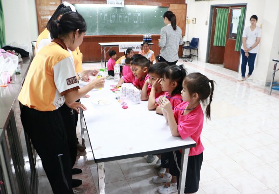 ภาพกิจกรรม คณะวิทยาศาสตร์และเทคโนโลยี จัดกิจกรรมค่ายวิทยาศาสตร์โรงเรียนสาธิตฯ ระดับชั้นอนุบาล