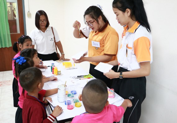 ภาพกิจกรรม คณะวิทยาศาสตร์และเทคโนโลยี จัดกิจกรรมค่ายวิทยาศาสตร์โรงเรียนสาธิตฯ ระดับชั้นอนุบาล