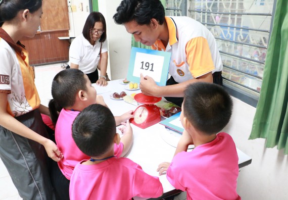 ภาพกิจกรรม คณะวิทยาศาสตร์และเทคโนโลยี จัดกิจกรรมค่ายวิทยาศาสตร์โรงเรียนสาธิตฯ ระดับชั้นอนุบาล
