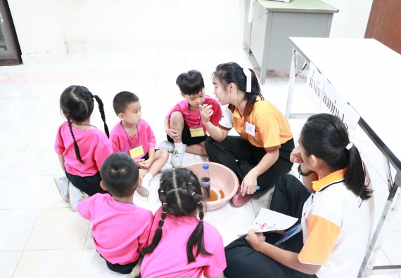 ภาพกิจกรรม คณะวิทยาศาสตร์และเทคโนโลยี จัดกิจกรรมค่ายวิทยาศาสตร์โรงเรียนสาธิตฯ ระดับชั้นอนุบาล