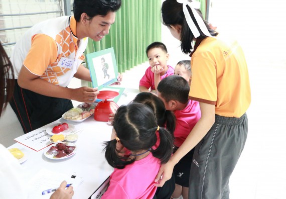 ภาพกิจกรรม คณะวิทยาศาสตร์และเทคโนโลยี จัดกิจกรรมค่ายวิทยาศาสตร์โรงเรียนสาธิตฯ ระดับชั้นอนุบาล