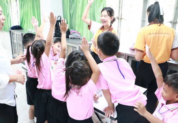 ภาพกิจกรรม คณะวิทยาศาสตร์และเทคโนโลยี จัดกิจกรรมค่ายวิทยาศาสตร์โรงเรียนสาธิตฯ ระดับชั้นอนุบาล