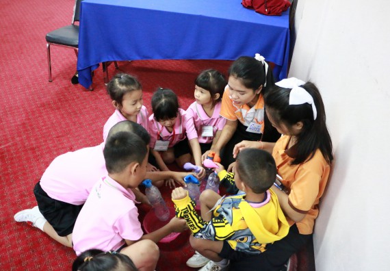 ภาพกิจกรรม คณะวิทยาศาสตร์และเทคโนโลยี จัดกิจกรรมค่ายวิทยาศาสตร์โรงเรียนสาธิตฯ ระดับชั้นอนุบาล