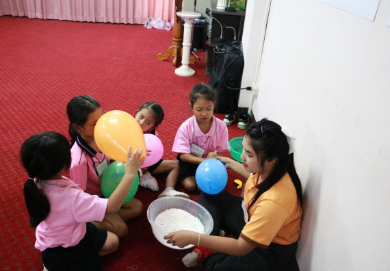 ภาพกิจกรรม คณะวิทยาศาสตร์และเทคโนโลยี จัดกิจกรรมค่ายวิทยาศาสตร์โรงเรียนสาธิตฯ ระดับชั้นอนุบาล