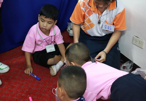 ภาพกิจกรรม คณะวิทยาศาสตร์และเทคโนโลยี จัดกิจกรรมค่ายวิทยาศาสตร์โรงเรียนสาธิตฯ ระดับชั้นอนุบาล