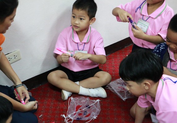 ภาพกิจกรรม คณะวิทยาศาสตร์และเทคโนโลยี จัดกิจกรรมค่ายวิทยาศาสตร์โรงเรียนสาธิตฯ ระดับชั้นอนุบาล