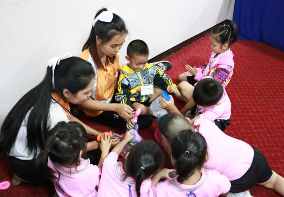 ภาพกิจกรรม คณะวิทยาศาสตร์และเทคโนโลยี จัดกิจกรรมค่ายวิทยาศาสตร์โรงเรียนสาธิตฯ ระดับชั้นอนุบาล