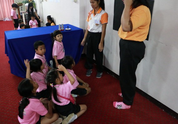 ภาพกิจกรรม คณะวิทยาศาสตร์และเทคโนโลยี จัดกิจกรรมค่ายวิทยาศาสตร์โรงเรียนสาธิตฯ ระดับชั้นอนุบาล