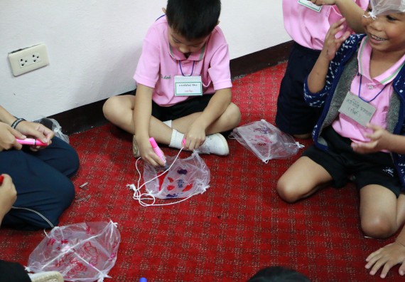 ภาพกิจกรรม คณะวิทยาศาสตร์และเทคโนโลยี จัดกิจกรรมค่ายวิทยาศาสตร์โรงเรียนสาธิตฯ ระดับชั้นอนุบาล