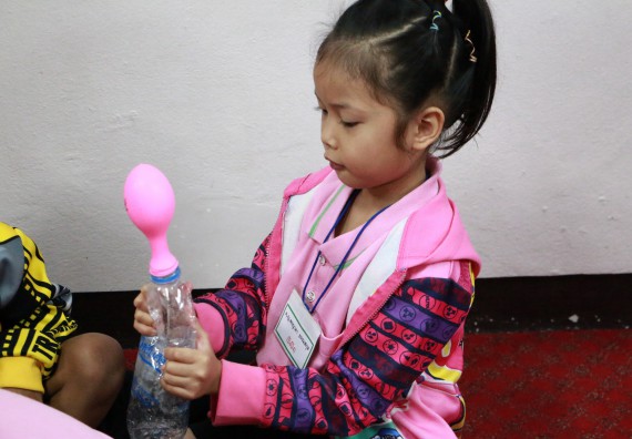 ภาพกิจกรรม คณะวิทยาศาสตร์และเทคโนโลยี จัดกิจกรรมค่ายวิทยาศาสตร์โรงเรียนสาธิตฯ ระดับชั้นอนุบาล