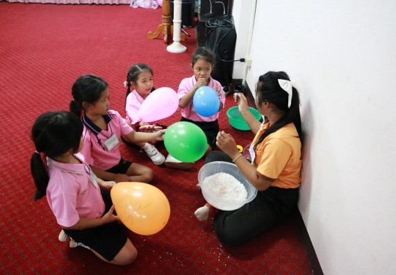 ภาพกิจกรรม คณะวิทยาศาสตร์และเทคโนโลยี จัดกิจกรรมค่ายวิทยาศาสตร์โรงเรียนสาธิตฯ ระดับชั้นอนุบาล