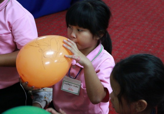 ภาพกิจกรรม คณะวิทยาศาสตร์และเทคโนโลยี จัดกิจกรรมค่ายวิทยาศาสตร์โรงเรียนสาธิตฯ ระดับชั้นอนุบาล