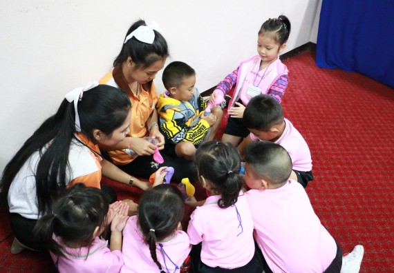 ภาพกิจกรรม คณะวิทยาศาสตร์และเทคโนโลยี จัดกิจกรรมค่ายวิทยาศาสตร์โรงเรียนสาธิตฯ ระดับชั้นอนุบาล