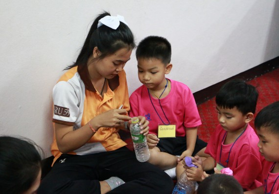 ภาพกิจกรรม คณะวิทยาศาสตร์และเทคโนโลยี จัดกิจกรรมค่ายวิทยาศาสตร์โรงเรียนสาธิตฯ ระดับชั้นอนุบาล