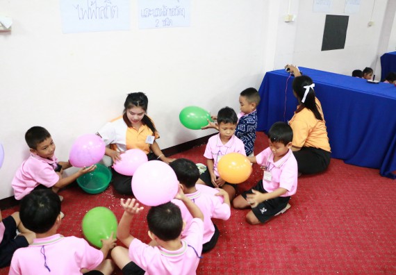 ภาพกิจกรรม คณะวิทยาศาสตร์และเทคโนโลยี จัดกิจกรรมค่ายวิทยาศาสตร์โรงเรียนสาธิตฯ ระดับชั้นอนุบาล