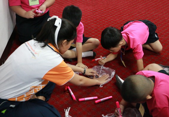 ภาพกิจกรรม คณะวิทยาศาสตร์และเทคโนโลยี จัดกิจกรรมค่ายวิทยาศาสตร์โรงเรียนสาธิตฯ ระดับชั้นอนุบาล