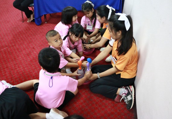 ภาพกิจกรรม คณะวิทยาศาสตร์และเทคโนโลยี จัดกิจกรรมค่ายวิทยาศาสตร์โรงเรียนสาธิตฯ ระดับชั้นอนุบาล