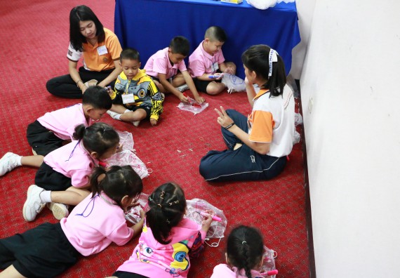 ภาพกิจกรรม คณะวิทยาศาสตร์และเทคโนโลยี จัดกิจกรรมค่ายวิทยาศาสตร์โรงเรียนสาธิตฯ ระดับชั้นอนุบาล