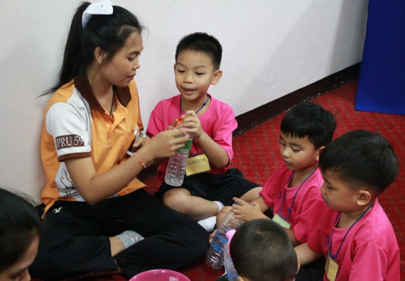 ภาพกิจกรรม คณะวิทยาศาสตร์และเทคโนโลยี จัดกิจกรรมค่ายวิทยาศาสตร์โรงเรียนสาธิตฯ ระดับชั้นอนุบาล