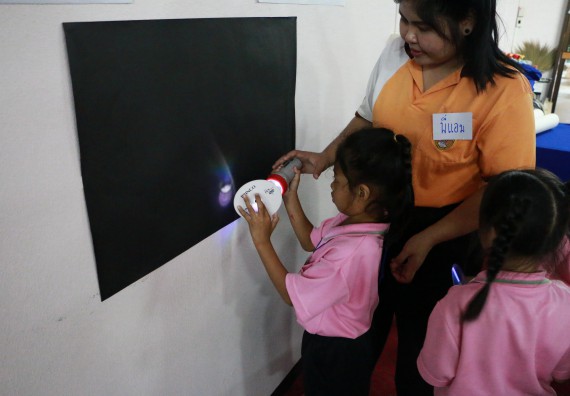 ภาพกิจกรรม คณะวิทยาศาสตร์และเทคโนโลยี จัดกิจกรรมค่ายวิทยาศาสตร์โรงเรียนสาธิตฯ ระดับชั้นอนุบาล