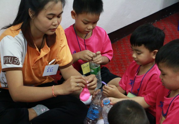 ภาพกิจกรรม คณะวิทยาศาสตร์และเทคโนโลยี จัดกิจกรรมค่ายวิทยาศาสตร์โรงเรียนสาธิตฯ ระดับชั้นอนุบาล