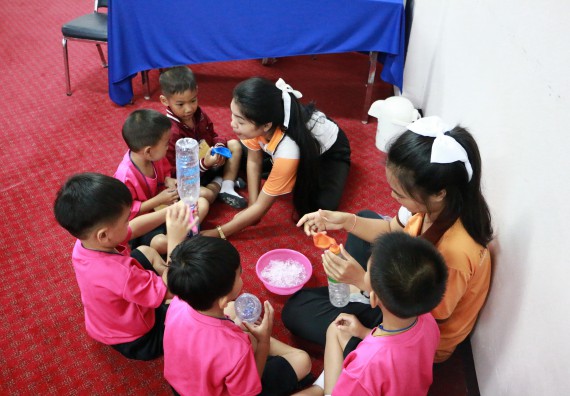 ภาพกิจกรรม คณะวิทยาศาสตร์และเทคโนโลยี จัดกิจกรรมค่ายวิทยาศาสตร์โรงเรียนสาธิตฯ ระดับชั้นอนุบาล