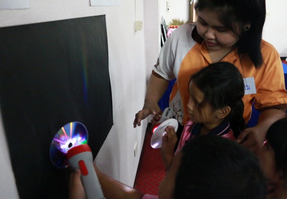 ภาพกิจกรรม คณะวิทยาศาสตร์และเทคโนโลยี จัดกิจกรรมค่ายวิทยาศาสตร์โรงเรียนสาธิตฯ ระดับชั้นอนุบาล