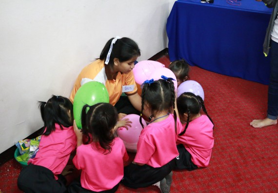 ภาพกิจกรรม คณะวิทยาศาสตร์และเทคโนโลยี จัดกิจกรรมค่ายวิทยาศาสตร์โรงเรียนสาธิตฯ ระดับชั้นอนุบาล