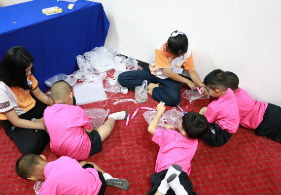 ภาพกิจกรรม คณะวิทยาศาสตร์และเทคโนโลยี จัดกิจกรรมค่ายวิทยาศาสตร์โรงเรียนสาธิตฯ ระดับชั้นอนุบาล