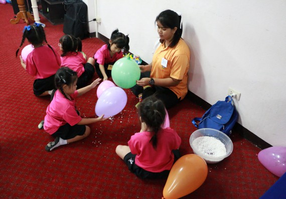 ภาพกิจกรรม คณะวิทยาศาสตร์และเทคโนโลยี จัดกิจกรรมค่ายวิทยาศาสตร์โรงเรียนสาธิตฯ ระดับชั้นอนุบาล