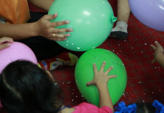 ภาพกิจกรรม คณะวิทยาศาสตร์และเทคโนโลยี จัดกิจกรรมค่ายวิทยาศาสตร์โรงเรียนสาธิตฯ ระดับชั้นอนุบาล