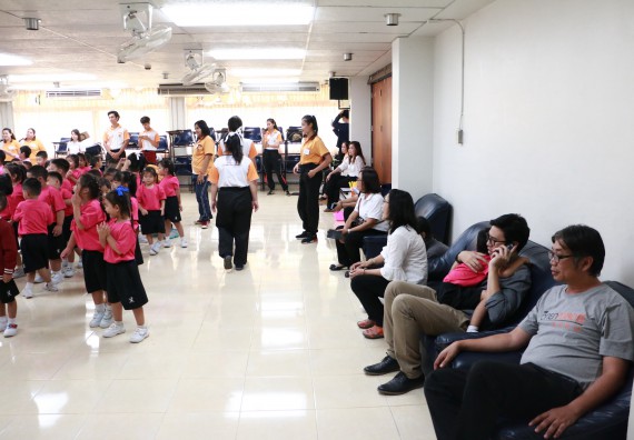 ภาพกิจกรรม คณะวิทยาศาสตร์และเทคโนโลยี จัดกิจกรรมค่ายวิทยาศาสตร์โรงเรียนสาธิตฯ ระดับชั้นอนุบาล