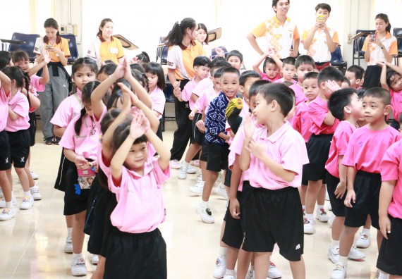 ภาพกิจกรรม คณะวิทยาศาสตร์และเทคโนโลยี จัดกิจกรรมค่ายวิทยาศาสตร์โรงเรียนสาธิตฯ ระดับชั้นอนุบาล