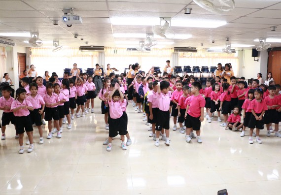 ภาพกิจกรรม คณะวิทยาศาสตร์และเทคโนโลยี จัดกิจกรรมค่ายวิทยาศาสตร์โรงเรียนสาธิตฯ ระดับชั้นอนุบาล